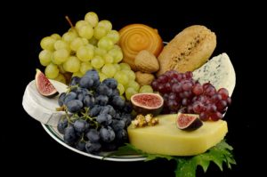 Fruits Plateau Cheese Black Grapes - angelicavaihel / Pixabay